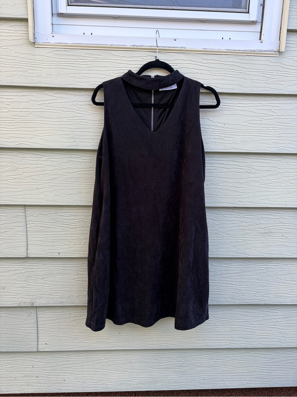 Sleeveless V-Neck Mini Dress in Black
